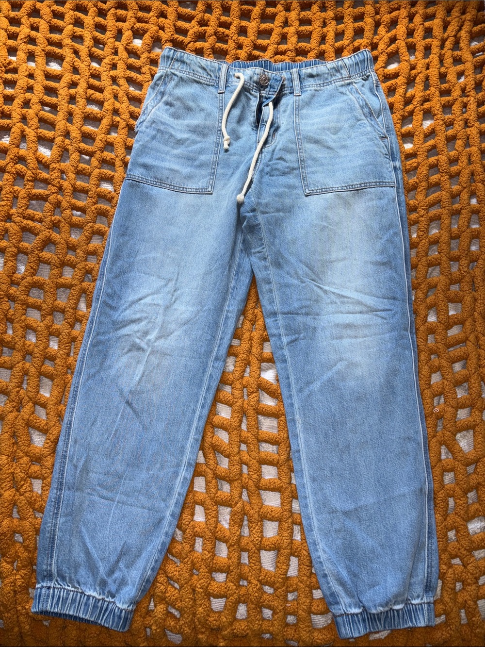 American Eagle Outfitters Light Blue Denim Ankle Jogger Jeans